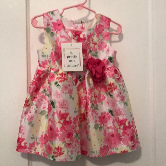 Beautiful, children dress with tag. - Picture 1 of 5